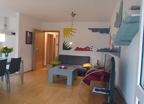 TV, stereo - Apartment 'Am Lindenhof' with Balcony and Wi-Fi (Lindau (Bodensee))