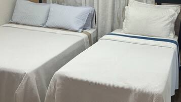 Family Room | Iron/ironing board, free WiFi
