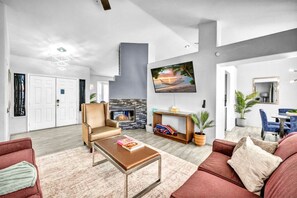 TV, fireplace, stereo - Family Fun Oasis: Hot Tub, Pool, Game Room (Henderson)