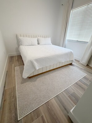 Room - Newly Built Modern Vacation Home 4 BR/3 BA Your Own Heated Pool, Lanai on Canal (Cape Coral)