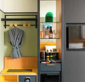 Deluxe Room | Interior - Drake Downtown Toronto (Toronto)