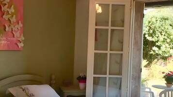 1 camera, Wi-Fi, lenzuola