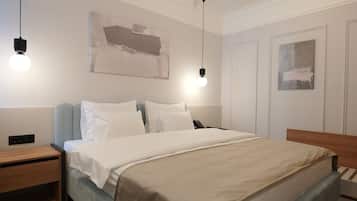 Classic-Doppelzimmer, Stadtblick | Zimmersafe, Schreibtisch, laptopgeeigneter Arbeitsplatz