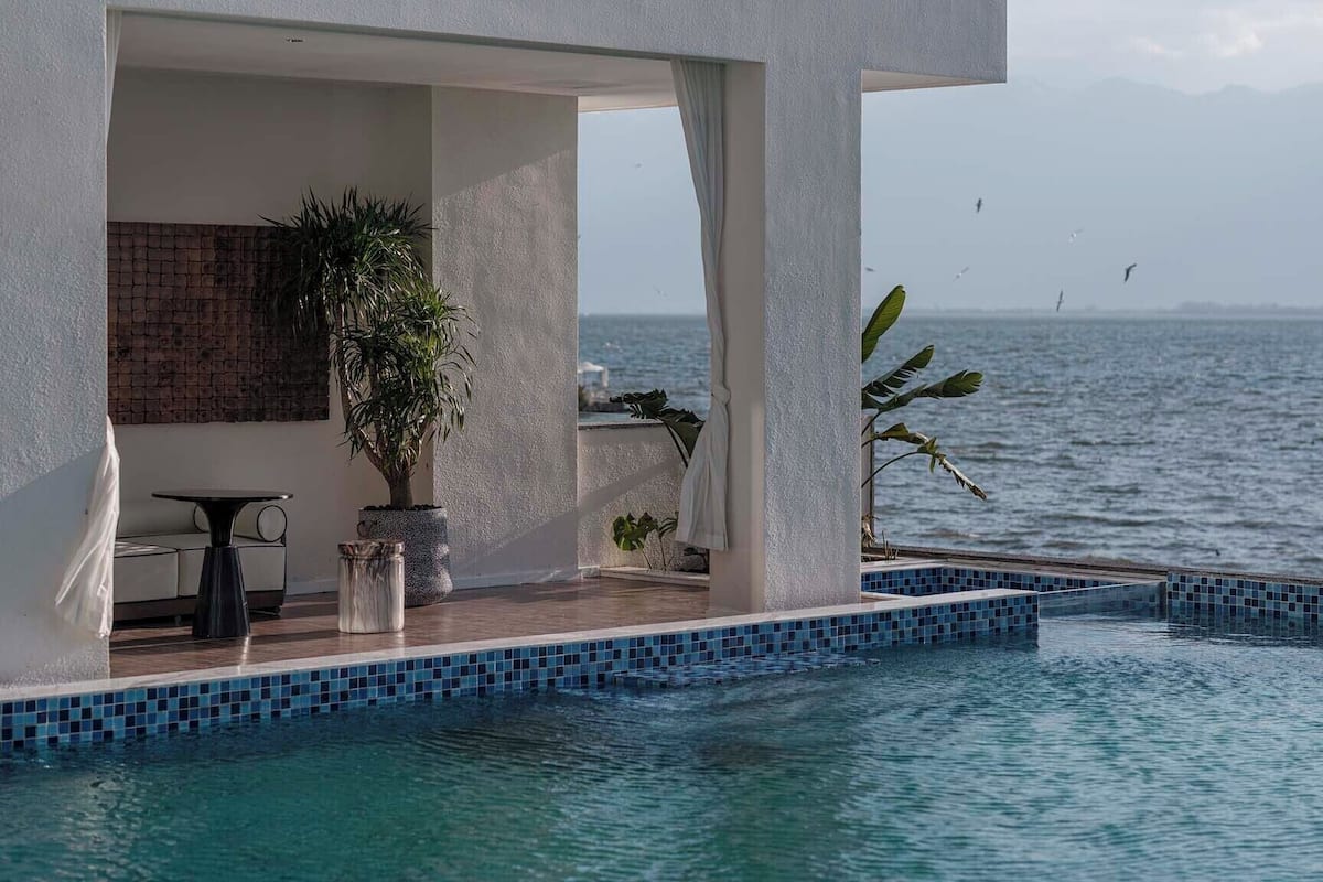 Elite Double Room, Lake View | Private pool