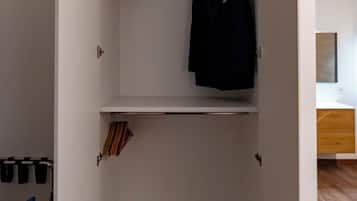 Comfort Triple Room, Non Smoking | Interior