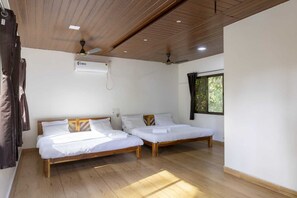 Deluxe Double Room, Balcony, Pool View - Awas Beach Stays By Glitz (Awas)