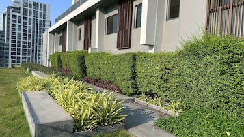 Apartment, 1 Bedroom, Accessible | Property grounds