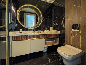 Dusche, Handtücher, Seife, Toilettenpapier