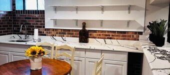 Cozy room in delightful Wilmington home, close to all local attractions