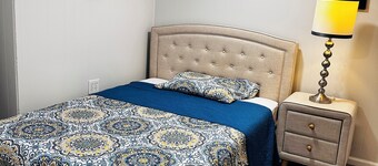 Cozy room in delightful Wilmington home, close to all local attractions
