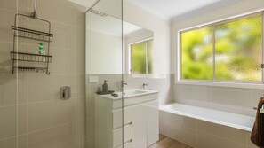 Shower, hair dryer - Fair Haven in Cape Woolamai (Cape Woolamai)