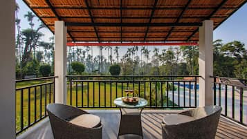 Deluxe Villa | Property grounds