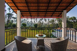 Deluxe Villa | Property grounds