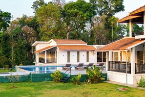 Exterior - ELIVAAS Tranquility 5BHK PetFriendly (K.M. Kolli)