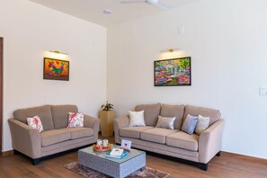 Living area - ELIVAAS Tranquility 5BHK PetFriendly (K.M. Kolli)