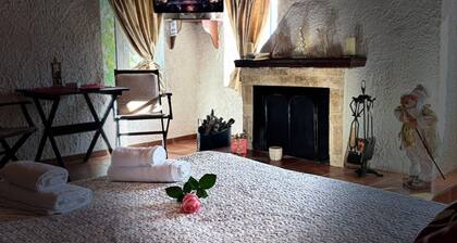 Δωμάτια Εξοχή-With fireplace and view to the sea
