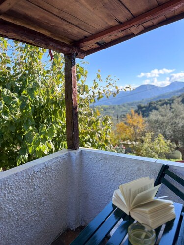 Δωμάτια Εξοχή-With fireplace and view to the sea