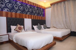 Deluxe Double Room - Hotel Royal Inn By Glitz (Mangaluru)