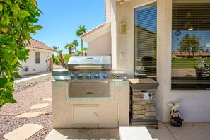 Terrace/patio - Sun City West home on 5th green (Sun City West)