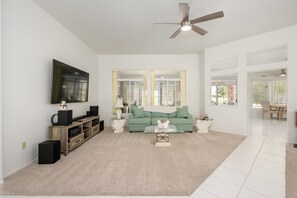 Smart TV, stereo, printers - Sun City West home on 5th green (Sun City West)