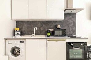Private kitchen - Charming studio near the Croisette (Cannes)