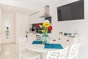 Private kitchen - Charming studio near the Croisette (Cannes)