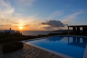 House, Smoking - Apartment Semi-private Huge Pool (Mykonos)