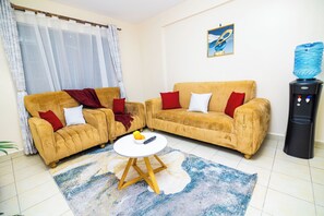 Living area - Fantastic 2-bedroom apartment in Nairobi perfect for your stay (Nairobi)