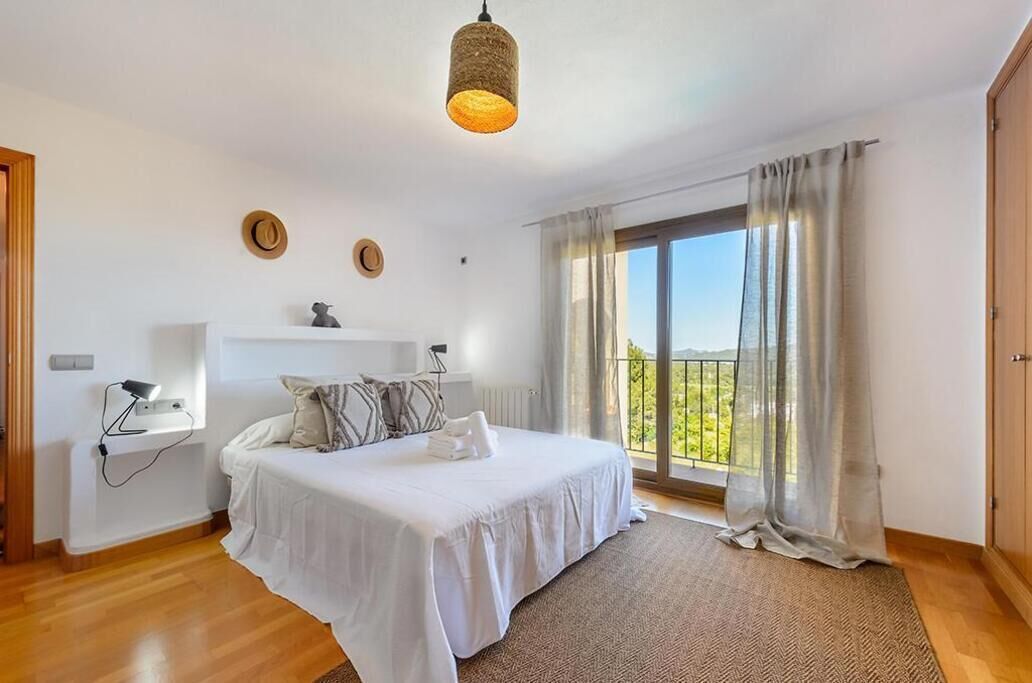 5 dormitorios, tabla de planchar con plancha, wifi gratis y ropa de cama