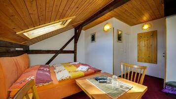 Standard-Dreibettzimmer, Bergblick | Innenbereich