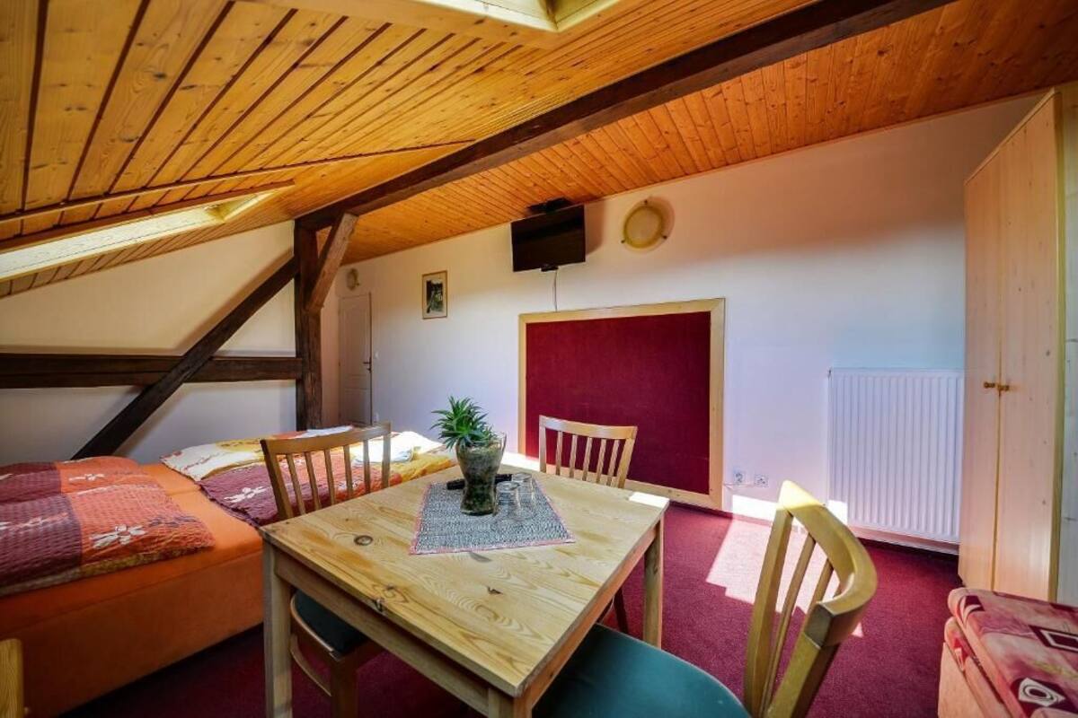 Kolmen hengen standard-huone, vuoristonäköala