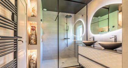 Splendid villa with swimming pool, 5-minute bike ride to the beach, a haven of serenity