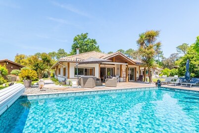 Splendid villa with swimming pool, 5-minute bike ride to the beach, a haven of serenity