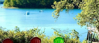 Family-Friendly Castine Escape | Games, Kayaks & Views