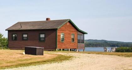 Charming Castine Coastal Getaway – Harbor Views, History & Outdoor Adventure