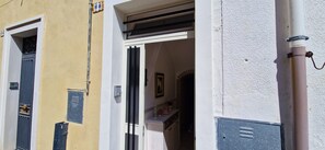 Exterior detail - Apartment 'Le Soleil' (Riposto)