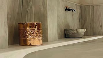 Behandlungsräume für Paare, Sauna, Whirlpool, Dampfbad