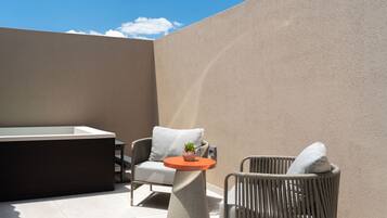Sviitti, parveke | Terassi/patio