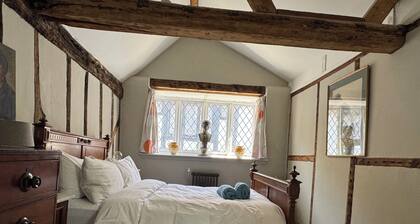 Seaside historic cottage - in the heart of Hastings Old Town
