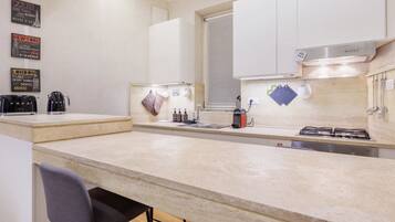 Microonde, forno, piano cottura