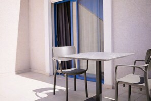 Terrace/patio - Dolanit Hotel Village (Golem)