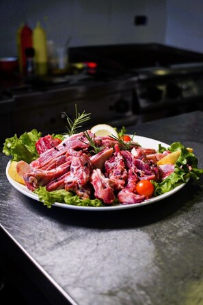 Comida y bebida
