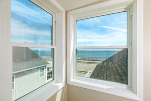 Interior - Oceanfront Apartment w/ 2 Bedroom + den & pool access (Hampton)