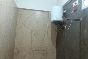 Ducha, cabezal de ducha tipo lluvia, artículos de tocador gratuitos