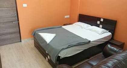 NEW SURYA DELUXE BOARDING AND LODGING