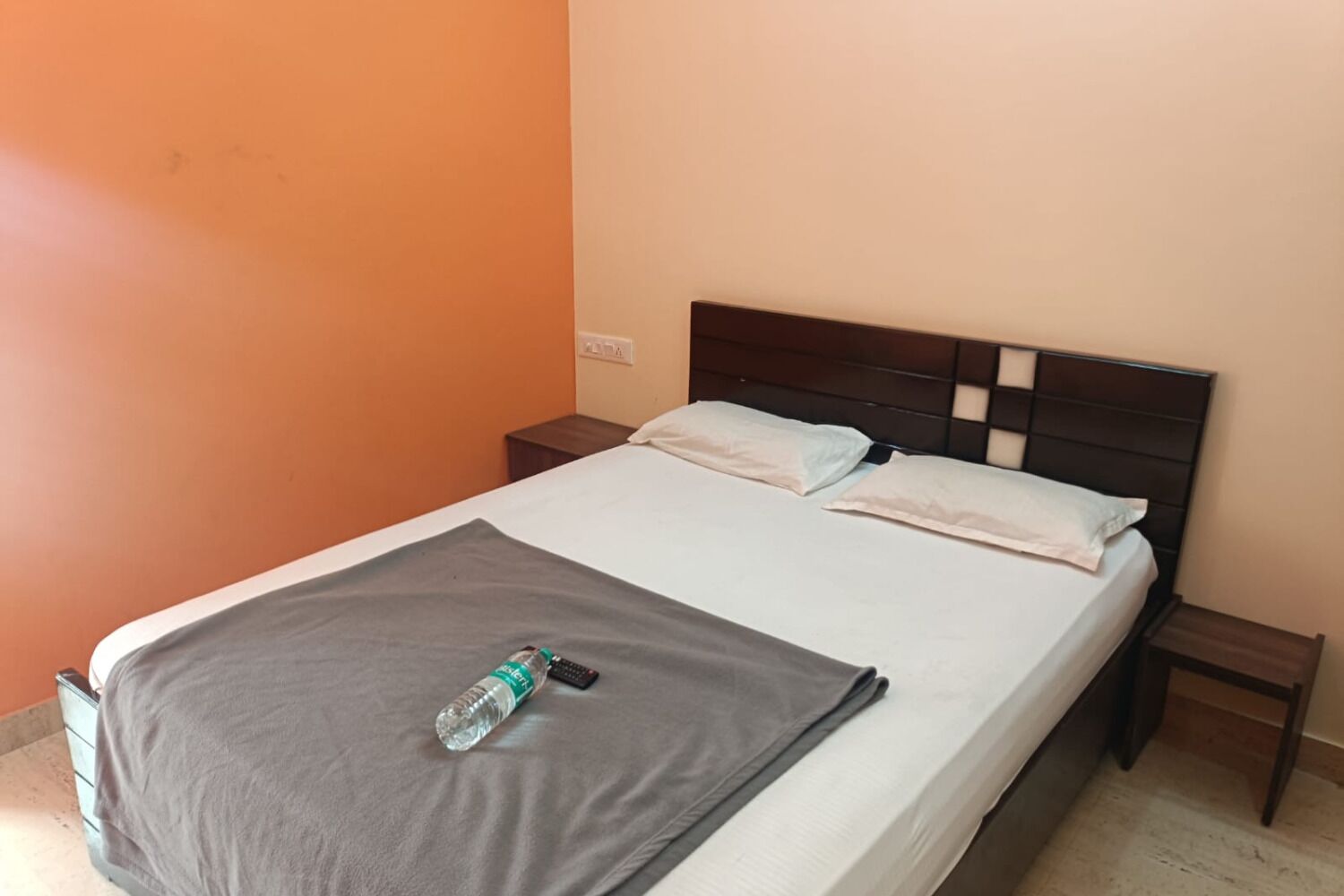 Kahden hengen comfort-huone (yksi tai kaksi sänkyä), 1 suuri parisänky, tupakointi kielletty