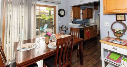 Family Cottage Near Cedar Point and Sports Center!