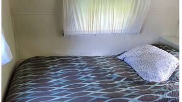 2 quartos, ferros/tábuas de passar roupa, Wi-Fi, roupa de cama