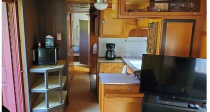 2 bedroom camper/trailer 3.5 miles from All Star Village on a very quiet road.