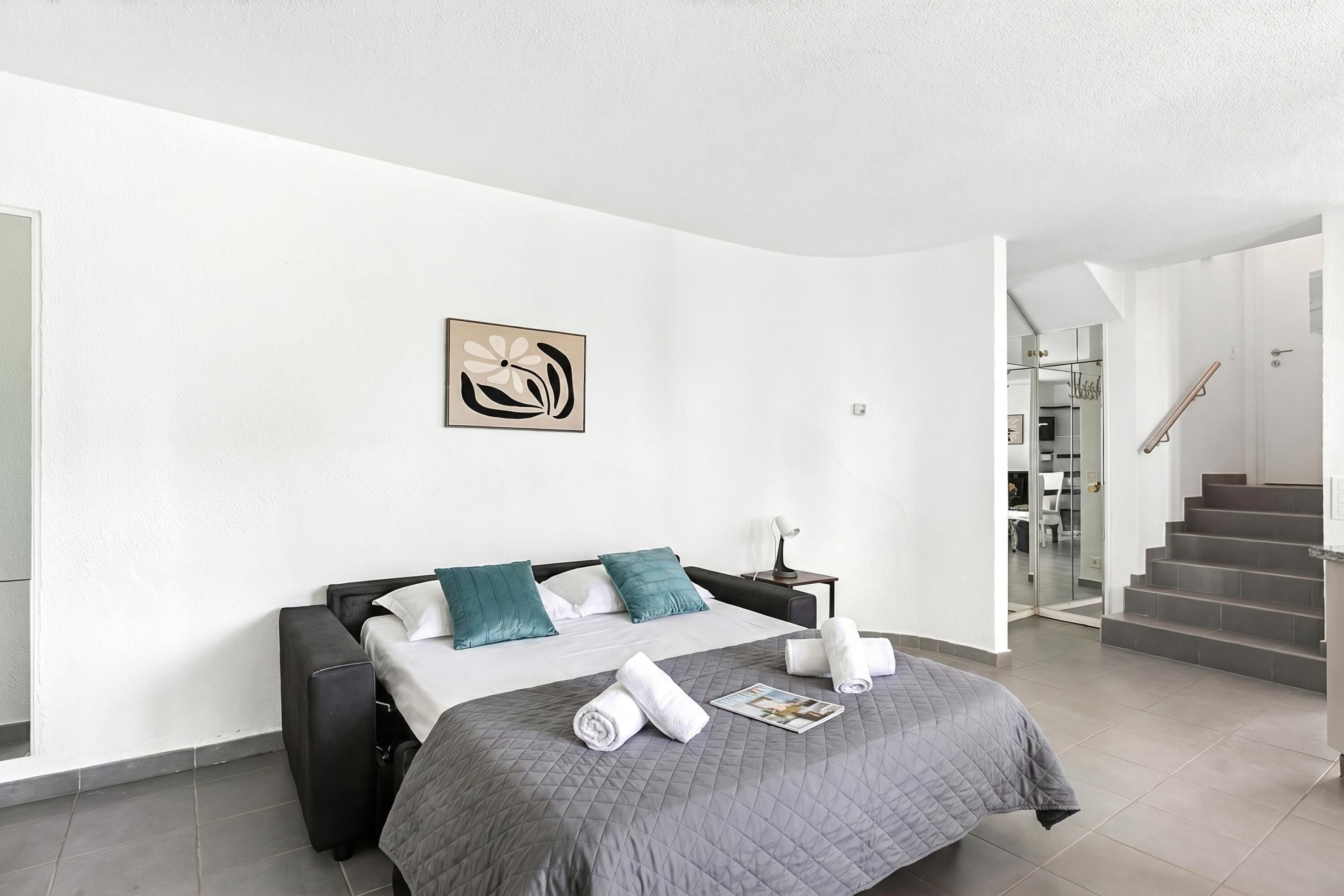 Standard Apartment, 3 Bedrooms, 2 Bathrooms (Charm Apartments Lake View in) | 2 bedrooms